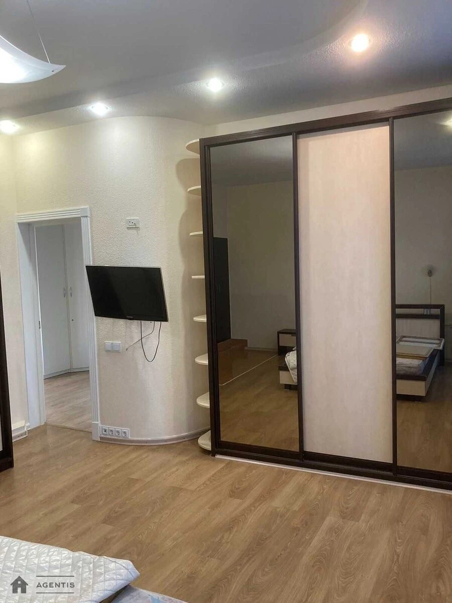 Apartment for rent. 4 rooms, 127 m², 5th floor/5 floors. 59, Bohdana Khmelnytskoho vul., Kyiv. 