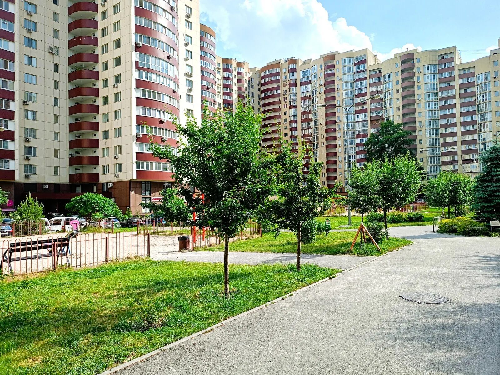 Продаж квартири 2 кімнати, 82 m², 9 пов./17 поверхів. 14, Кольцова 14, Київ. 