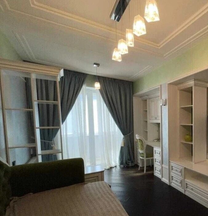 Apartment for rent. 5 rooms, 355 m², 6th floor/7 floors. Sribnokilska, Kyiv. 