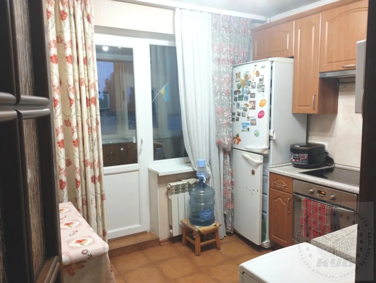 Продаж квартири 3 кімнати, 74 m², 6 пов./16 поверхів. 15, Чистяківська 15, Київ. 