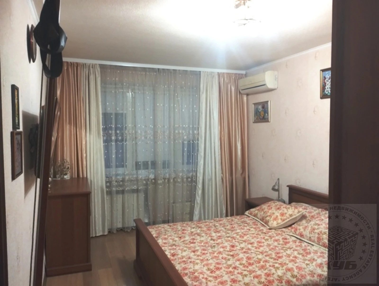 Продаж квартири 3 кімнати, 74 m², 6 пов./16 поверхів. 15, Чистяківська 15, Київ. 