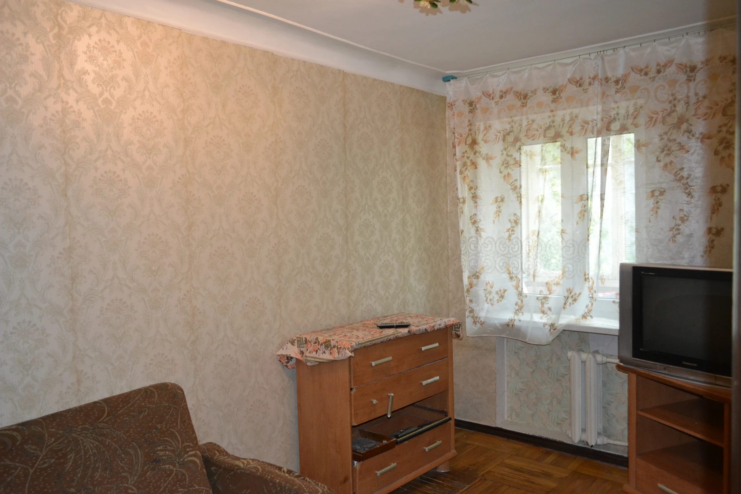 Cozy 2-room apartment for sale on Tenistaya Street in the Arkad area