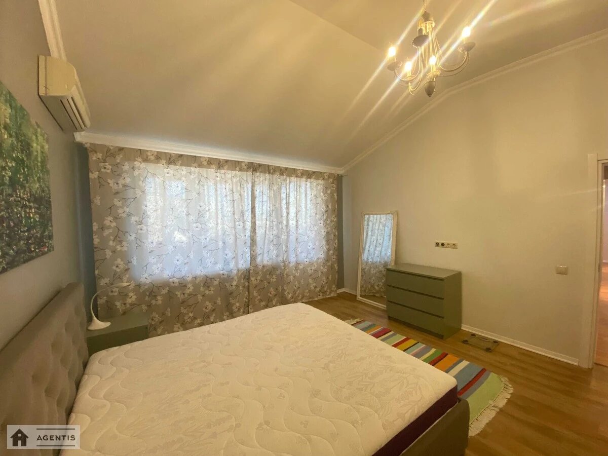 Apartment for rent. 3 rooms, 134 m², 5th floor/5 floors. Svyatoshynskyy rayon, Kyiv. 