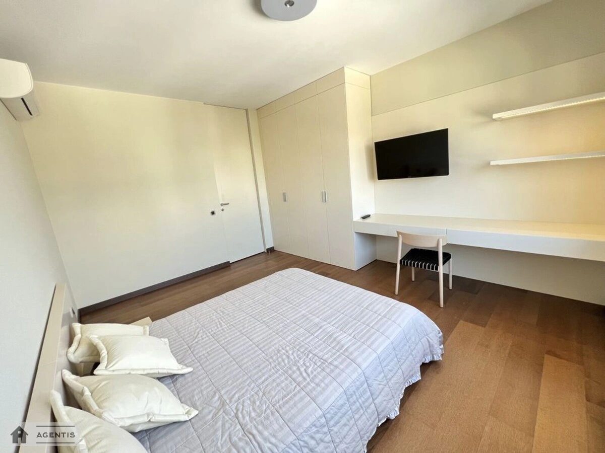 Apartment for rent. 5 rooms, 220 m², 13 floor/14 floors. 14, Gogolivska 14, Kyiv. 