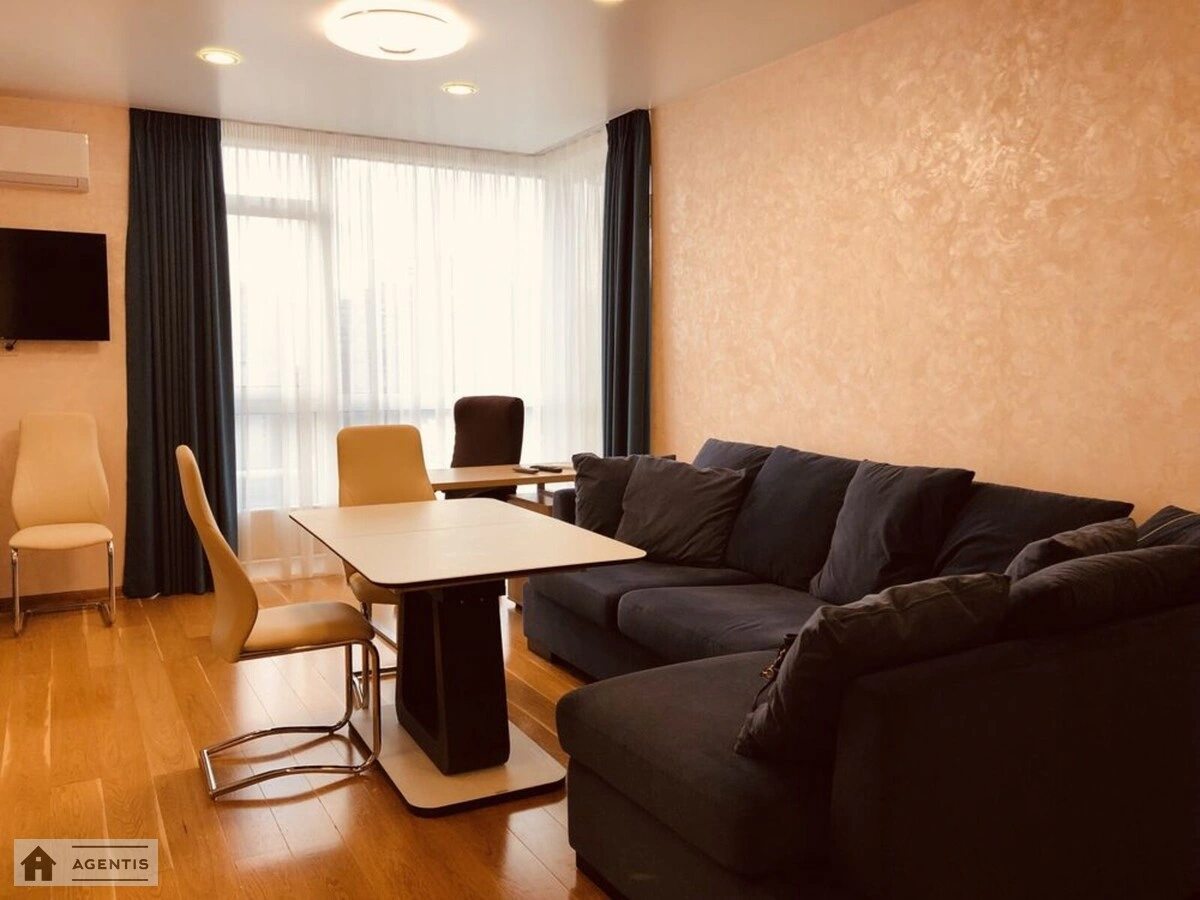 Apartment for rent. 3 rooms, 82 m², 18 floor/24 floors. 53, Predslavynska 53, Kyiv. 