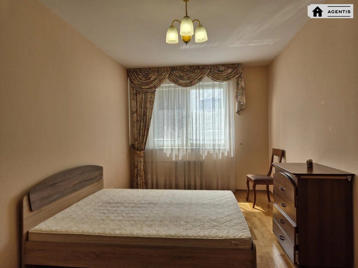 Apartment for rent. 5 rooms, 190 m², 5th floor/10 floors. 40, Vasylya Tyutyunnyka vul. Anri Barbyusa, Kyiv. 