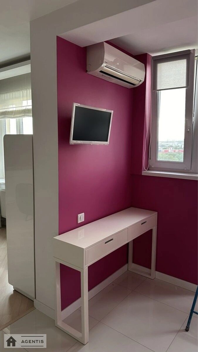 Apartment for rent. 3 rooms, 120 m², 11 floor/24 floors. 1, Yordanska vul. Layosha Havro, Kyiv. 