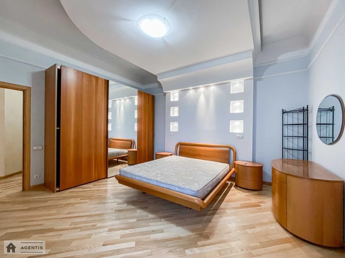 Apartment for rent. 4 rooms, 200 m², 5th floor/7 floors. 14, Yaroslaviv Val 14, Kyiv. 