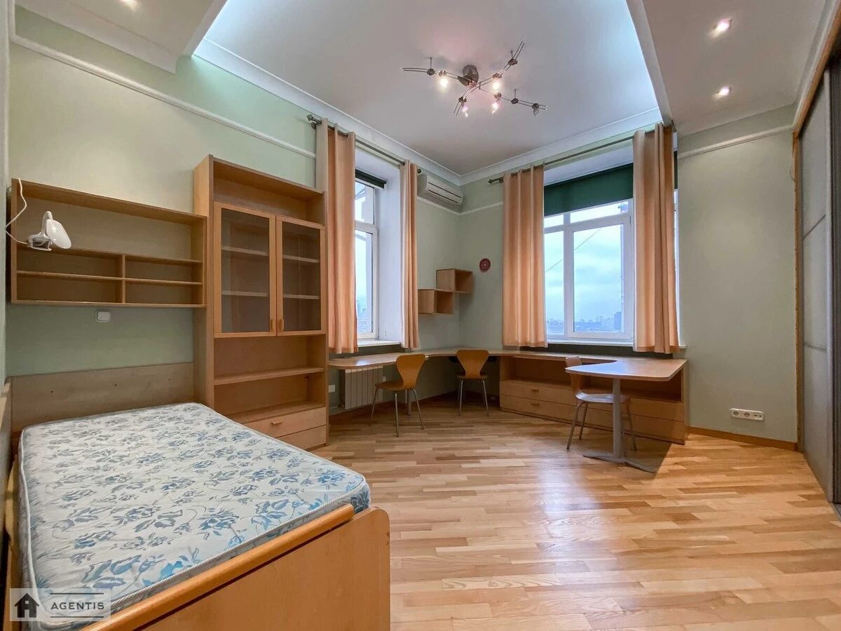 Сдам квартиру. 4 rooms, 200 m², 5th floor/7 floors. 14, Ярославов Вал 14, Киев. 