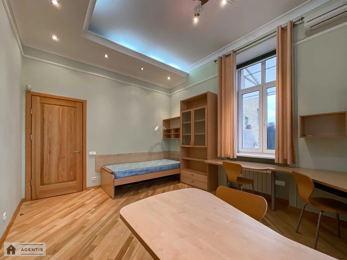 Apartment for rent. 4 rooms, 200 m², 5th floor/7 floors. 14, Yaroslaviv Val 14, Kyiv. 