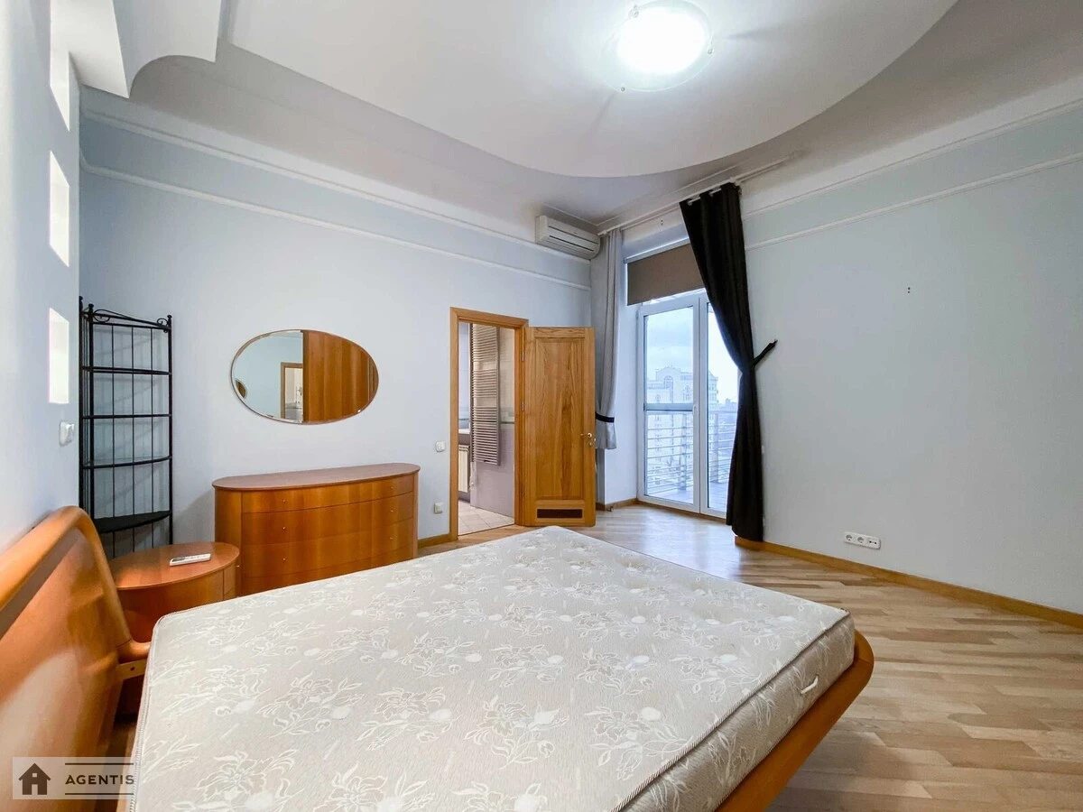 Сдам квартиру. 4 rooms, 200 m², 5th floor/7 floors. 14, Ярославов Вал 14, Киев. 
