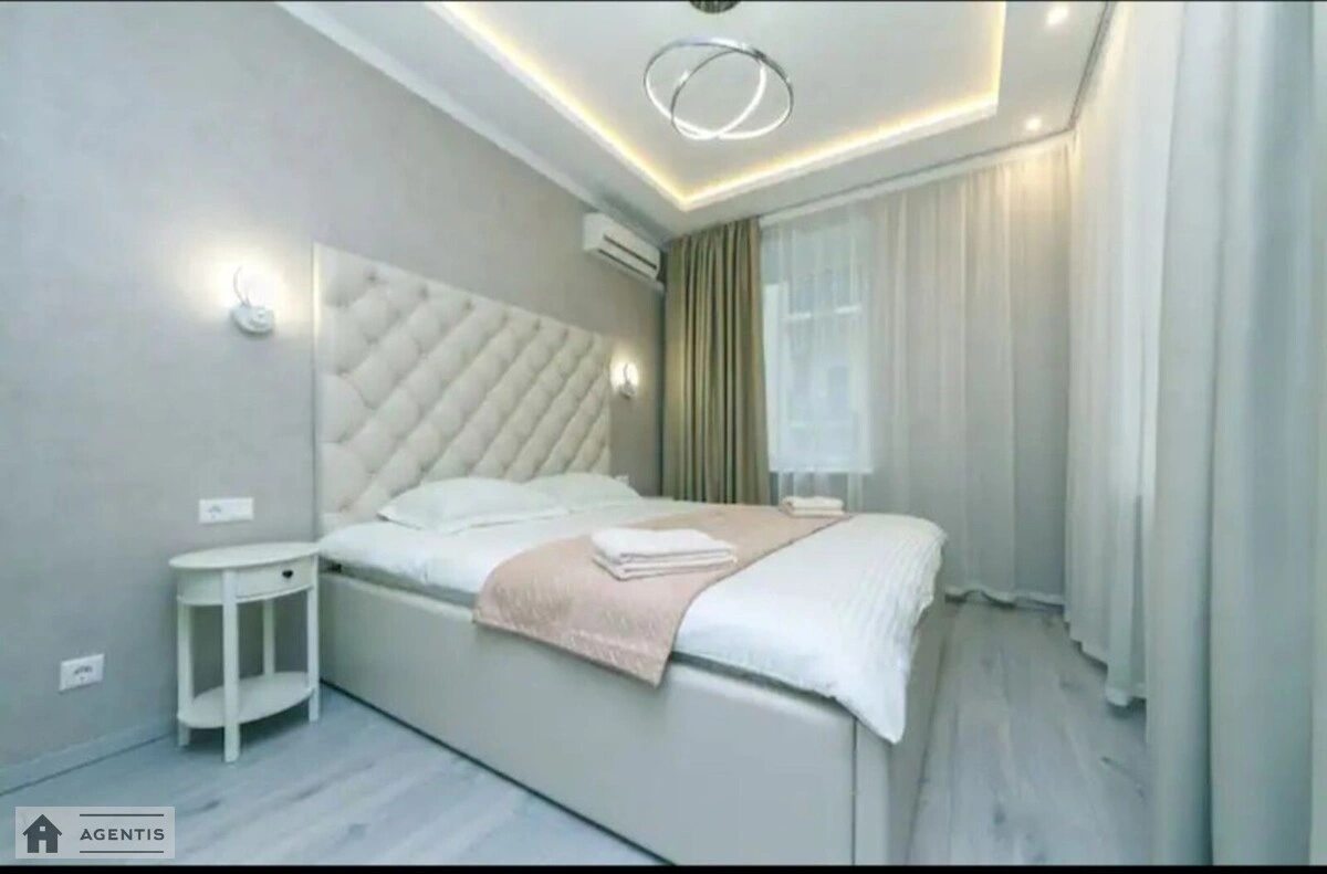 Apartment for rent. 2 rooms, 52 m², 2nd floor/5 floors. 20, Mala Zhytomirska 20, Kyiv. 