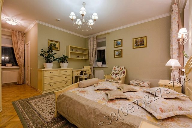 Продаж будинку. 10 rooms, 1200 m², 4 floors. 6, Солнечная, Лесники. 