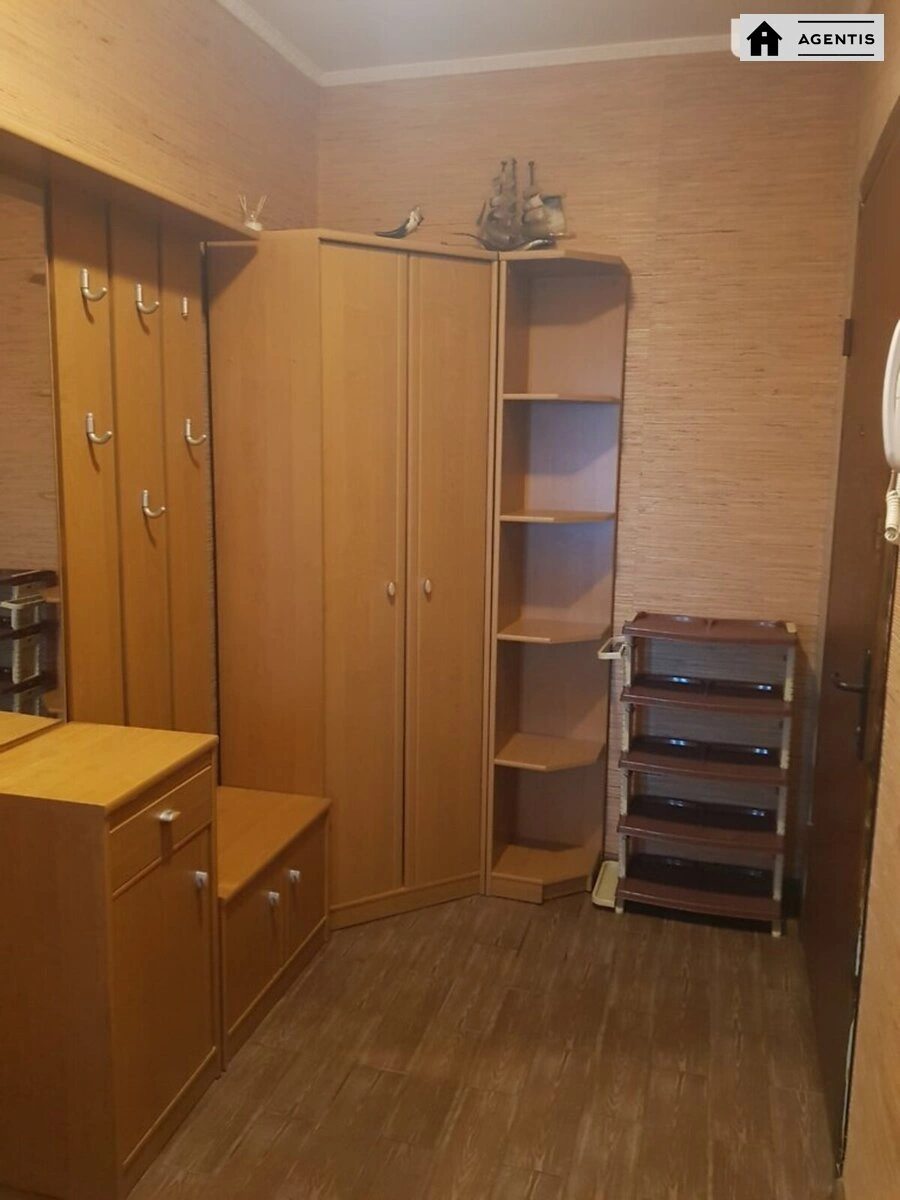 Apartment for rent. 1 room, 44 m², 17 floor/18 floors. 1, Vyshnyakivska 1, Kyiv. 