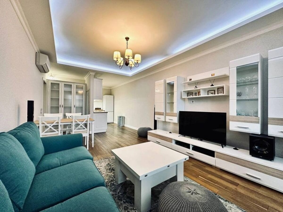 Apartment for rent. 3 rooms, 100 m², 9th floor/24 floors. Golosiyivskiy, Kyiv. 