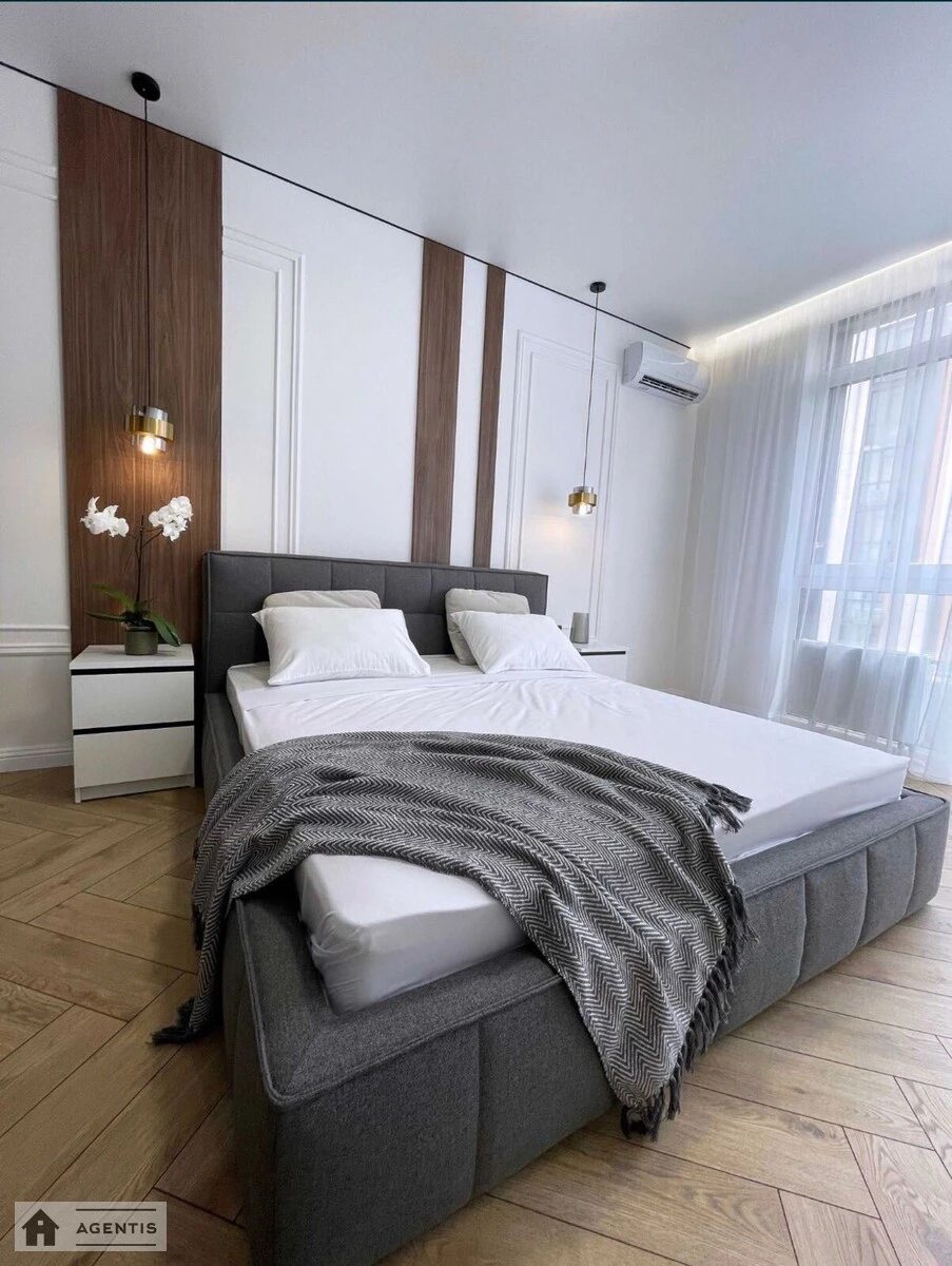 Apartment for rent. 3 rooms, 90 m², 10th floor/12 floors. 44, Predslavynska 44, Kyiv. 