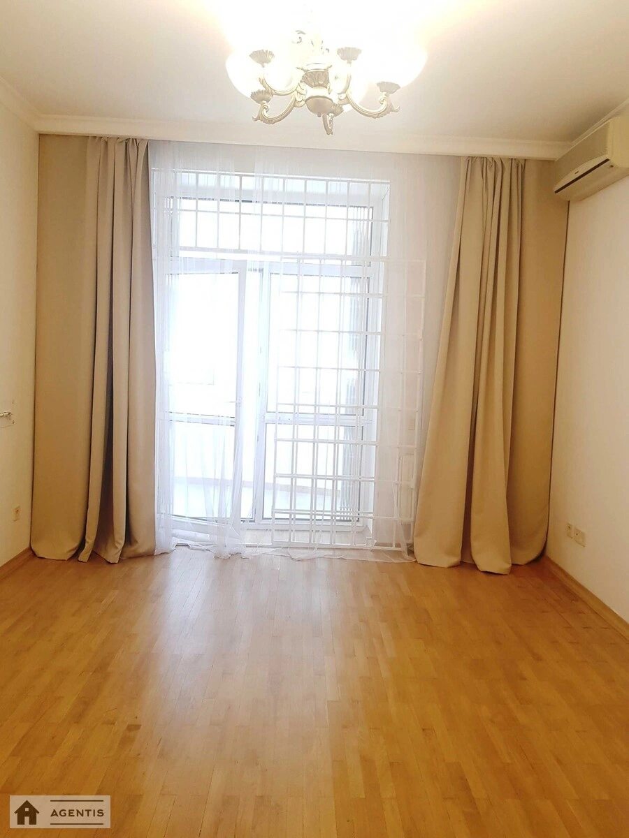 Apartment for rent. 3 rooms, 150 m², 3rd floor/10 floors. 45, Oleksandra Konyskoho vul. Turhenyevska, Kyiv. 