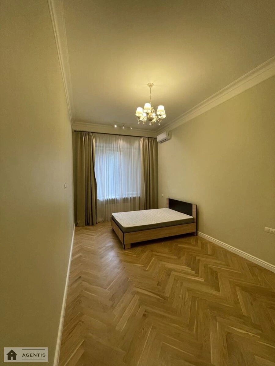 Здам квартиру 4 кімнати, 203 m², 4 пов./5 поверхів. 18, Антоновича вул. (Горького), Київ. 