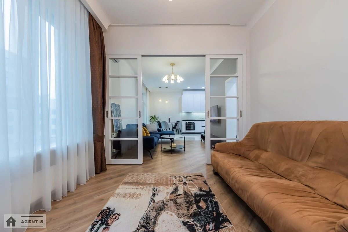 Apartment for rent. 3 rooms, 85 m², 6th floor/20 floors. 28, Vasylya Tyutyunnyka vul. Anri Barbyusa, Kyiv. 
