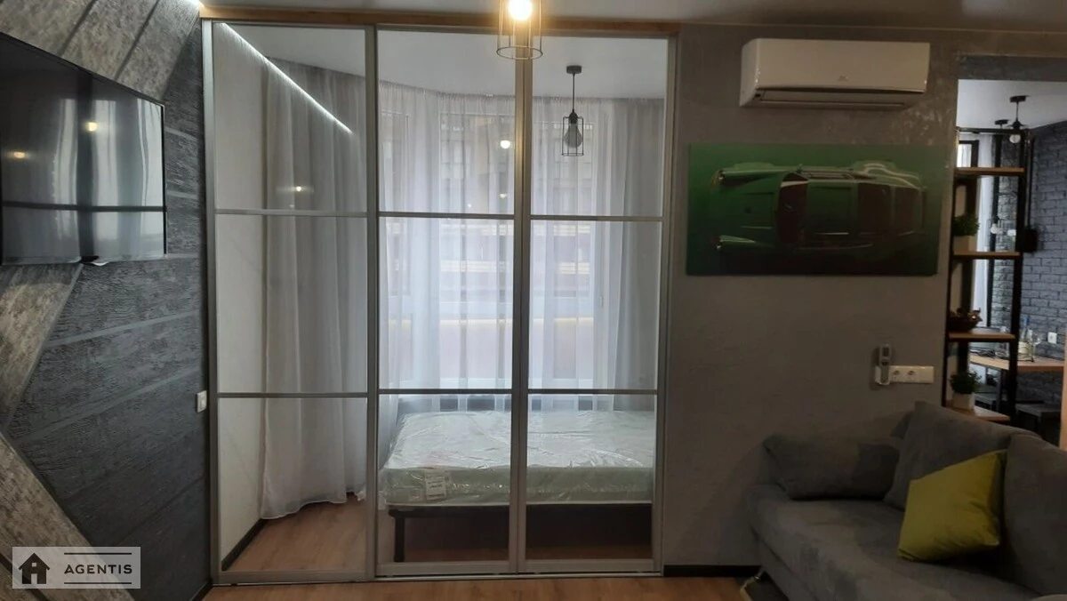 Apartment for rent. 1 room, 60 m², 2nd floor/10 floors. 38, Boholyubova , Sofiyivska Borshchahivka. 