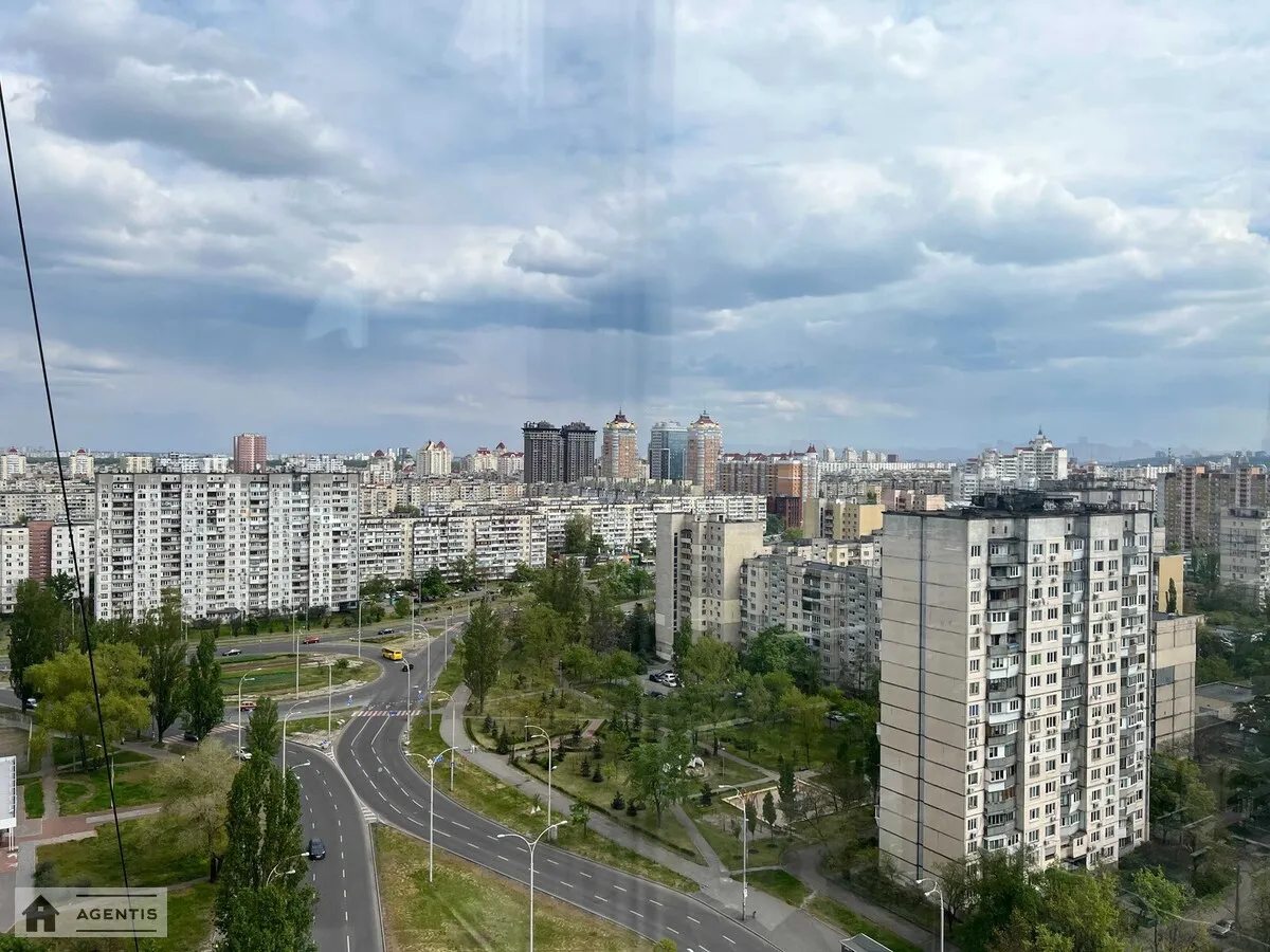 Здам квартиру. 4 rooms, 134 m², 19 floor/20 floors. 6, Богатирська 6, Київ. 