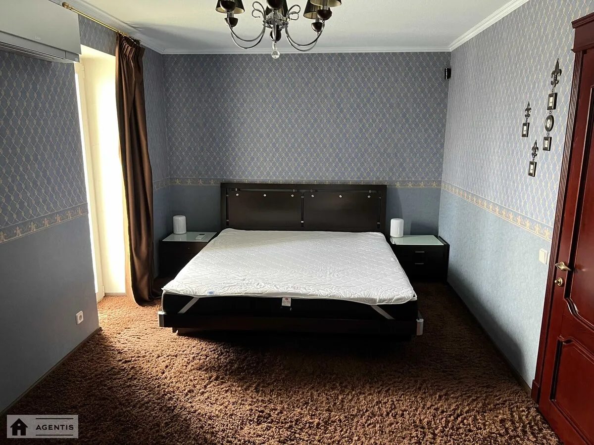 Сдам квартиру. 4 rooms, 134 m², 19 floor/20 floors. 6, Богатырская 6, Киев. 