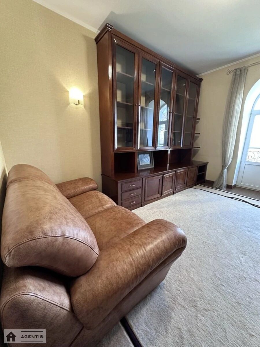 Apartment for rent 4 rooms, 200 m², 5th fl./6 floors. 13, Behterevskiy 13, Kyiv. 