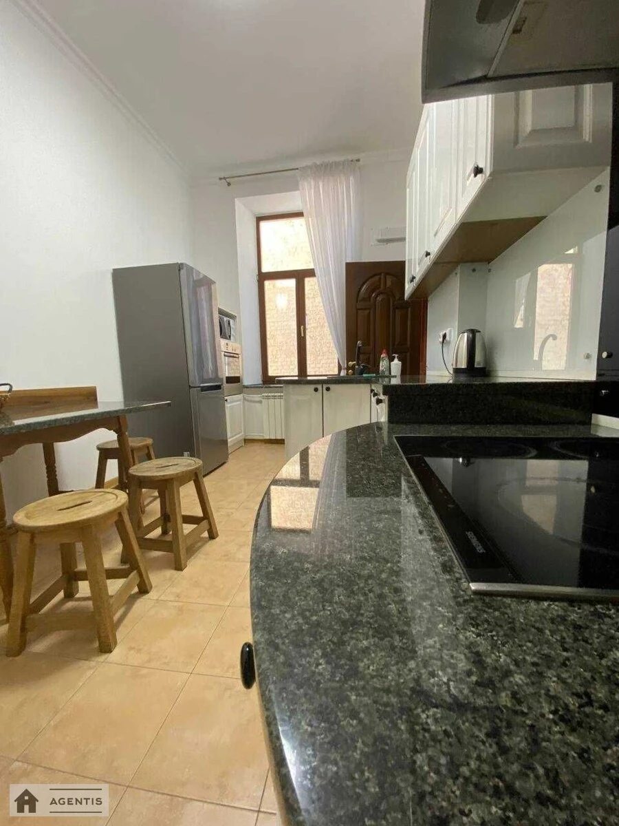 Apartment for rent. 4 rooms, 138 m², 3rd floor/4 floors. 13, Shevchenka 13, Kyiv. 