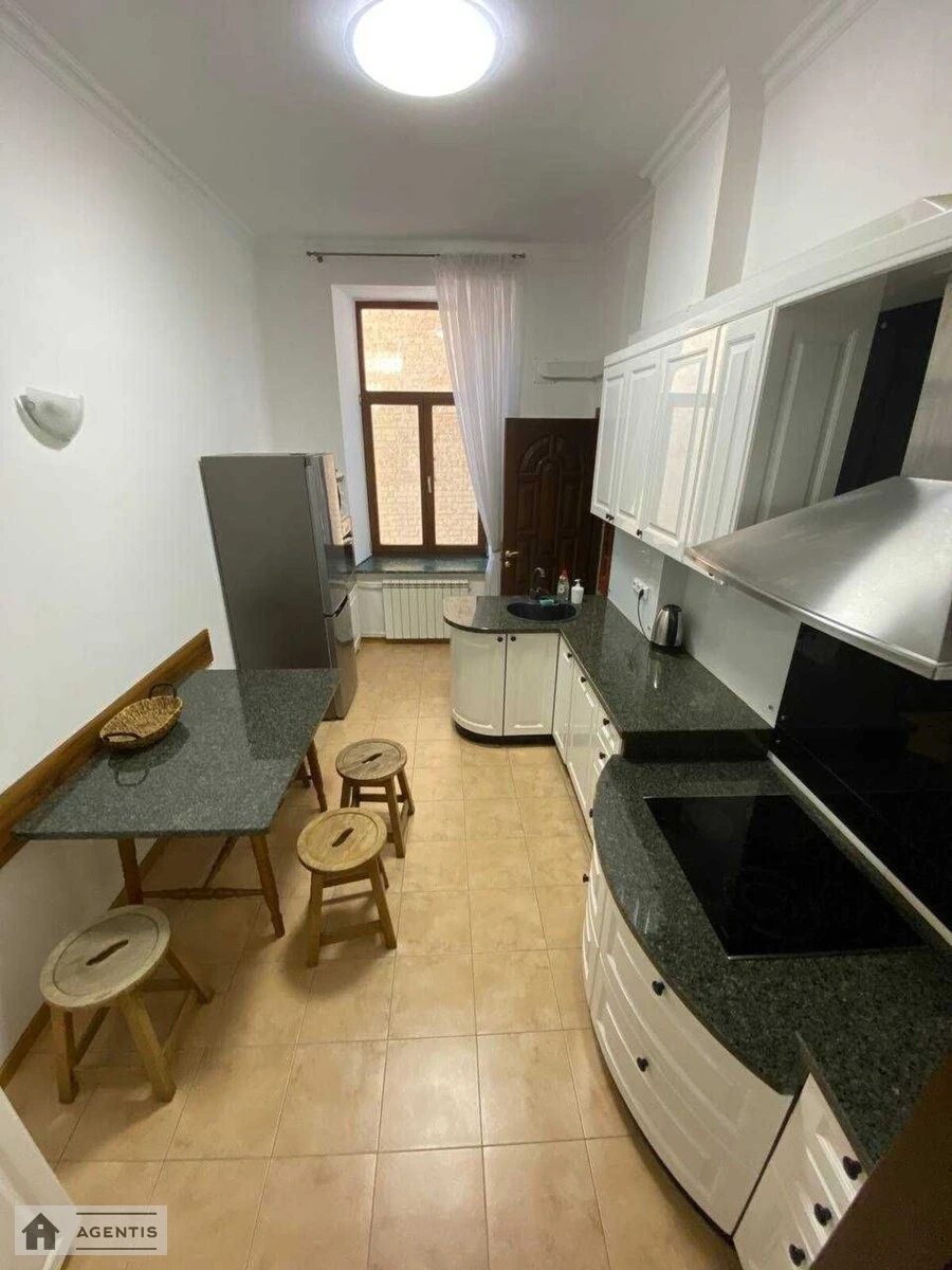 Apartment for rent. 4 rooms, 138 m², 3rd floor/4 floors. 13, Shevchenka 13, Kyiv. 