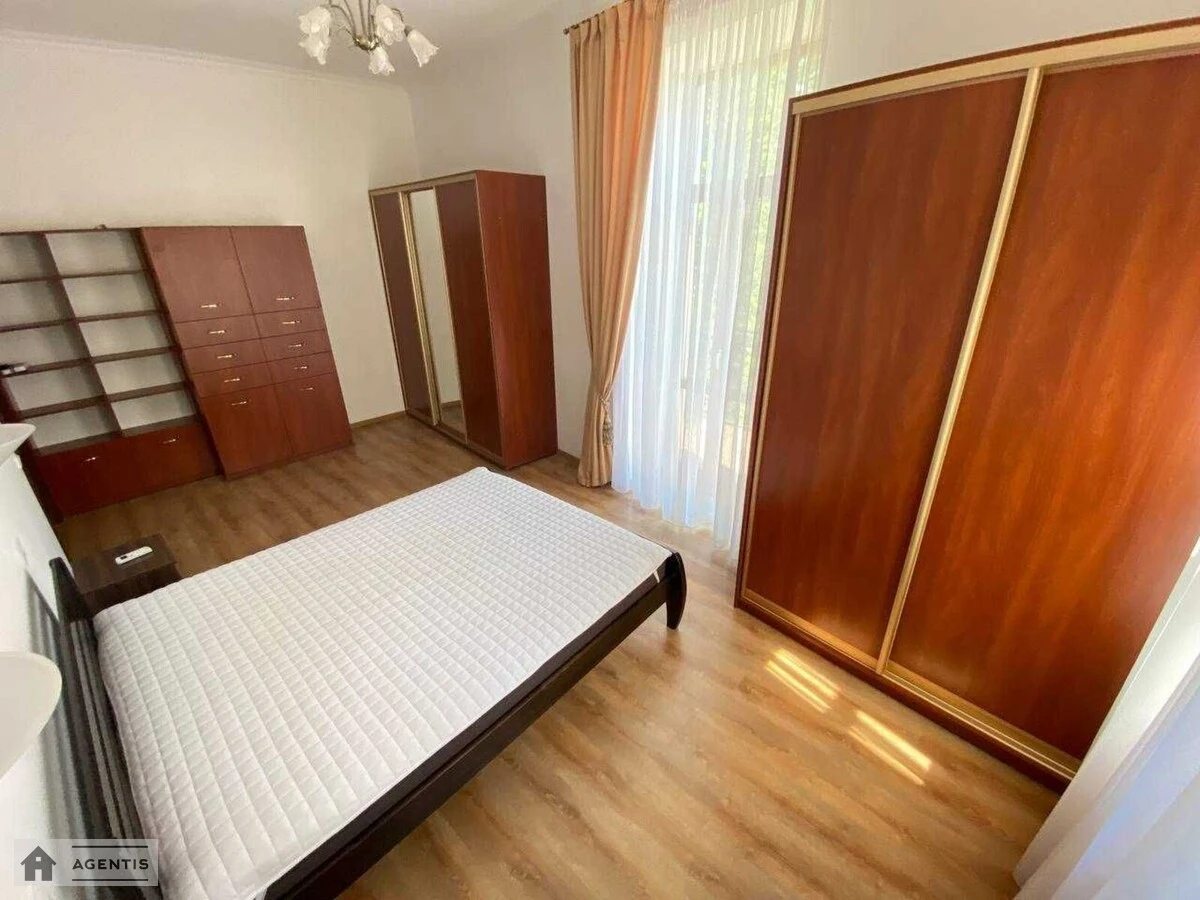 Apartment for rent. 4 rooms, 138 m², 3rd floor/4 floors. 13, Shevchenka 13, Kyiv. 