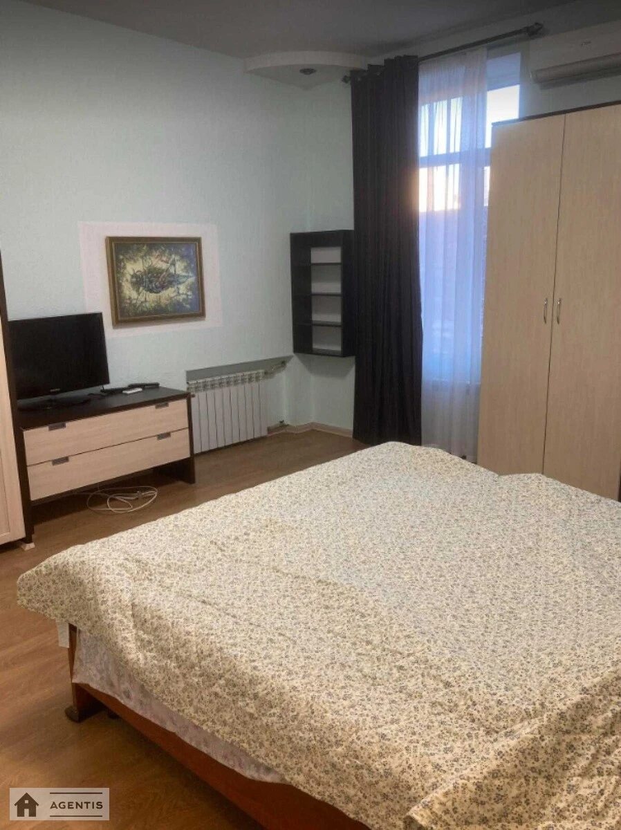 Apartment for rent. 4 rooms, 130 m², 5th floor/5 floors. 59, Bohdana Khmelnytskoho vul., Kyiv. 