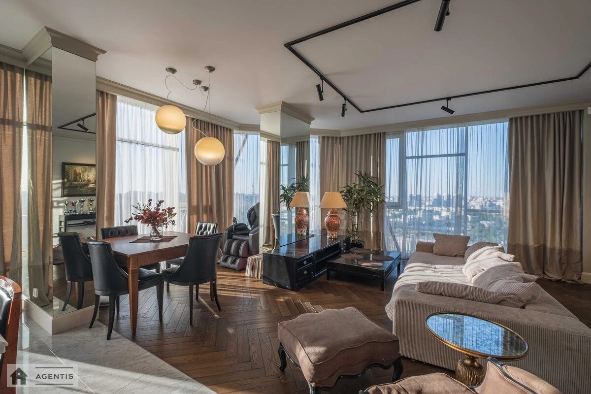 Apartment for rent. 3 rooms, 115 m², 21 floor/25 floors. 2, Aviakonstruktora Antonova vul., Kyiv. 
