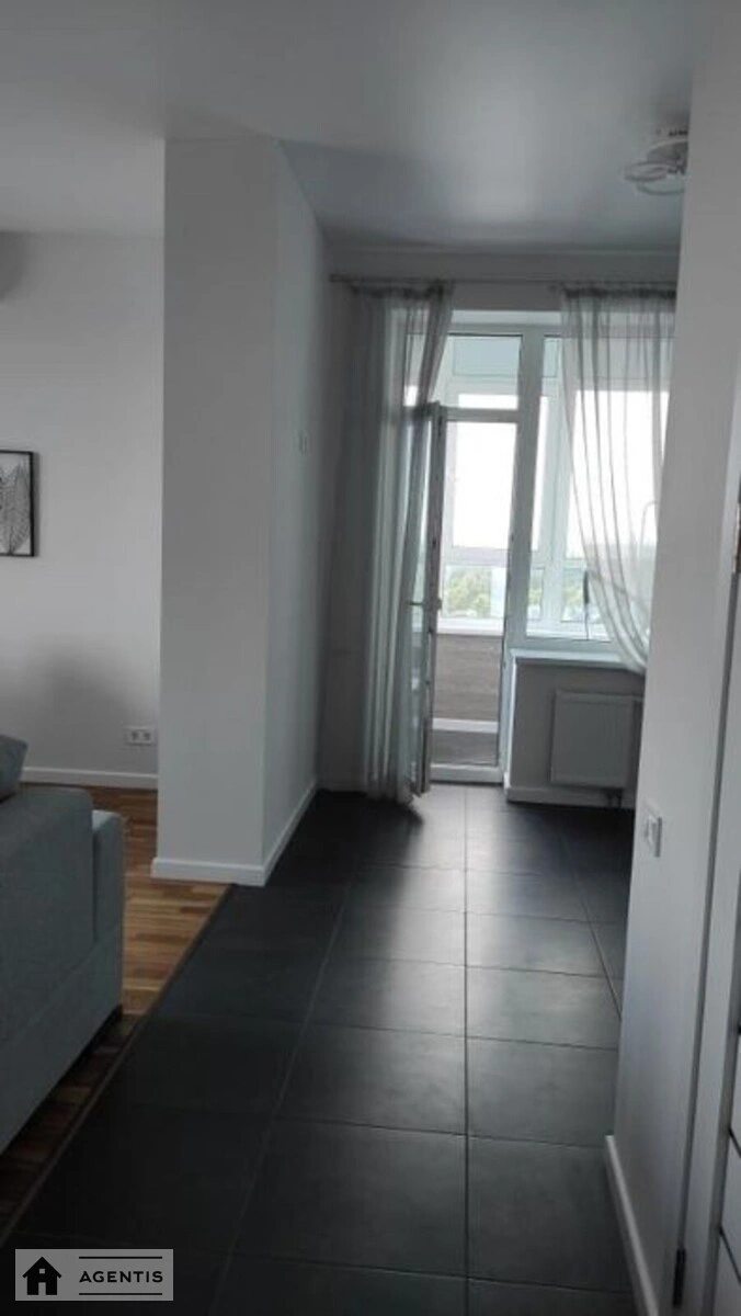 Apartment for rent. 2 rooms, 68 m², 14 floor/30 floors. 3, Mykilsko-Slobidska 3, Kyiv. 