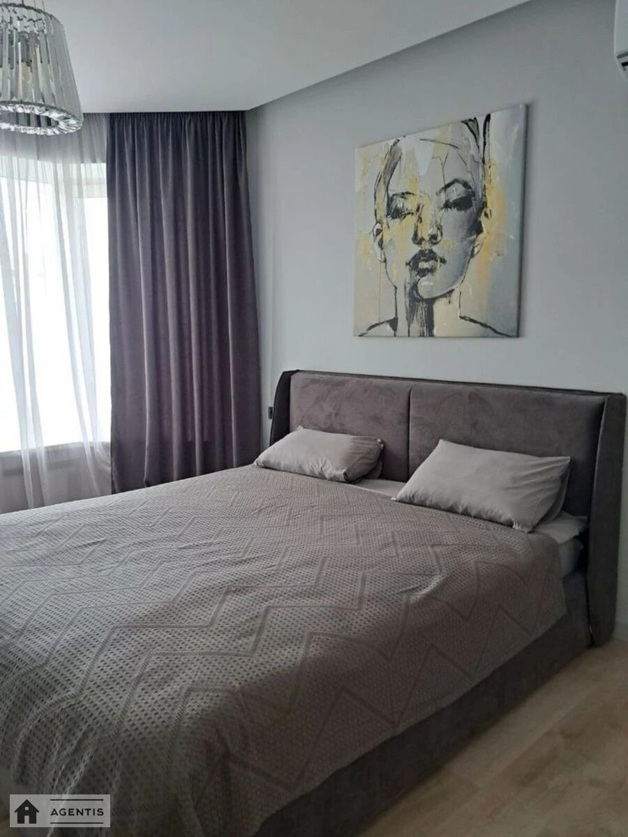 Apartment for rent. 3 rooms, 80 m², 7th floor/20 floors. Zlatoustivska vul., Kyiv. 