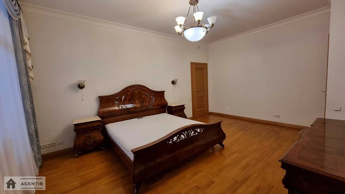 Здам квартиру. 4 rooms, 200 m², 3rd floor/5 floors. 13, Шовковична 13, Київ. 