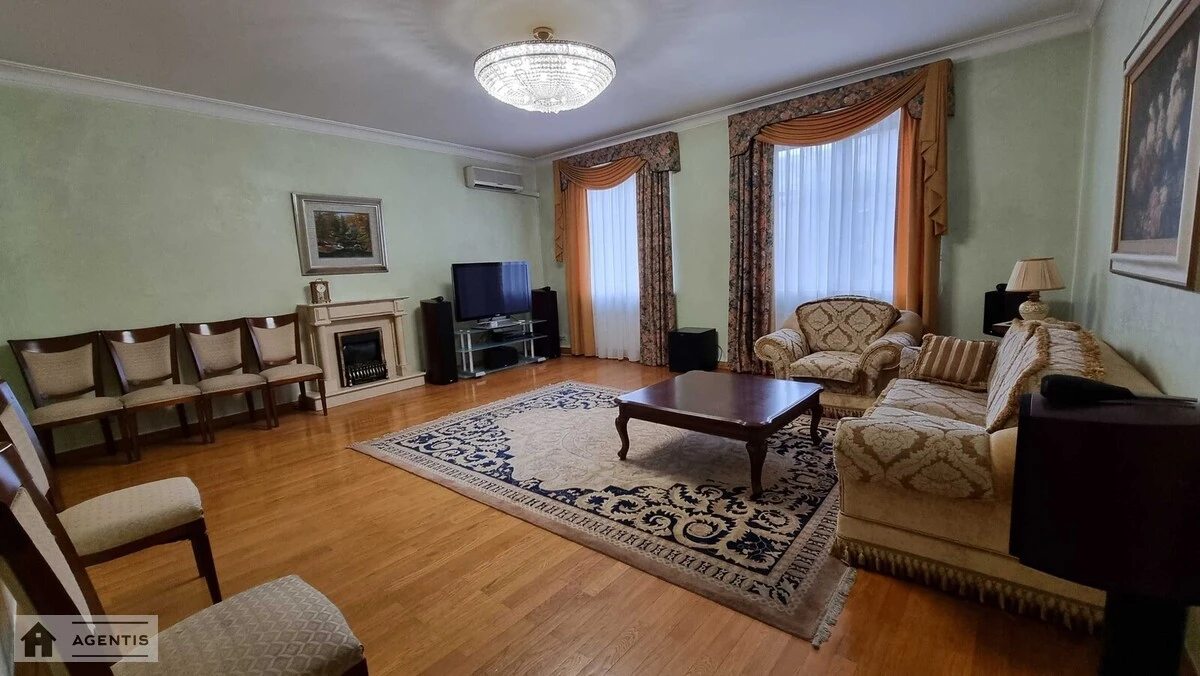 Сдам квартиру. 4 rooms, 200 m², 3rd floor/5 floors. 13, Шелковичная 13, Киев. 