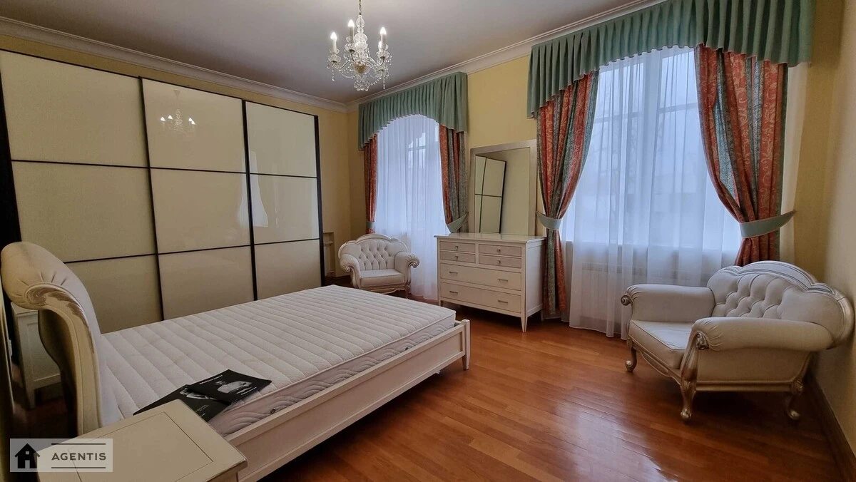 Здам квартиру. 4 rooms, 200 m², 3rd floor/5 floors. 13, Шовковична 13, Київ. 