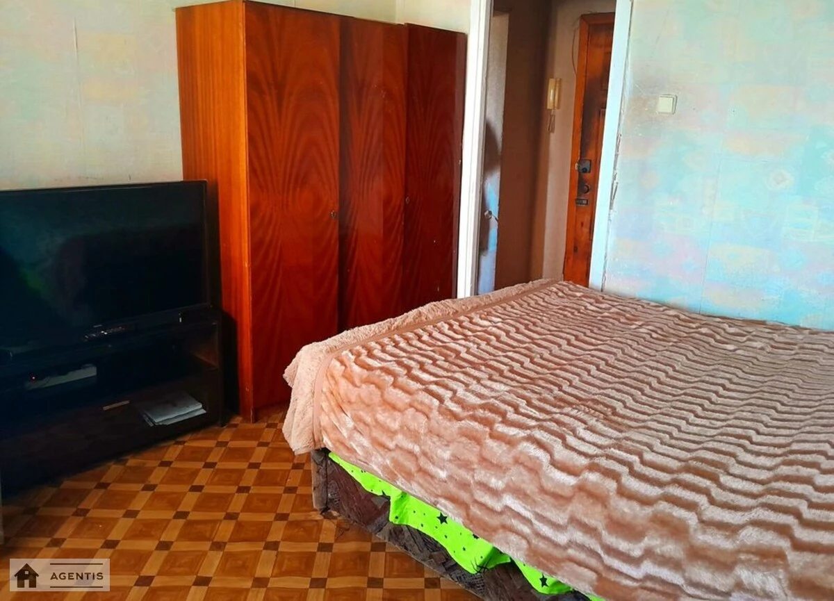 Apartment for rent. 2 rooms, 52 m², 8th floor/9 floors. 55, Demiyivska 55, Kyiv. 