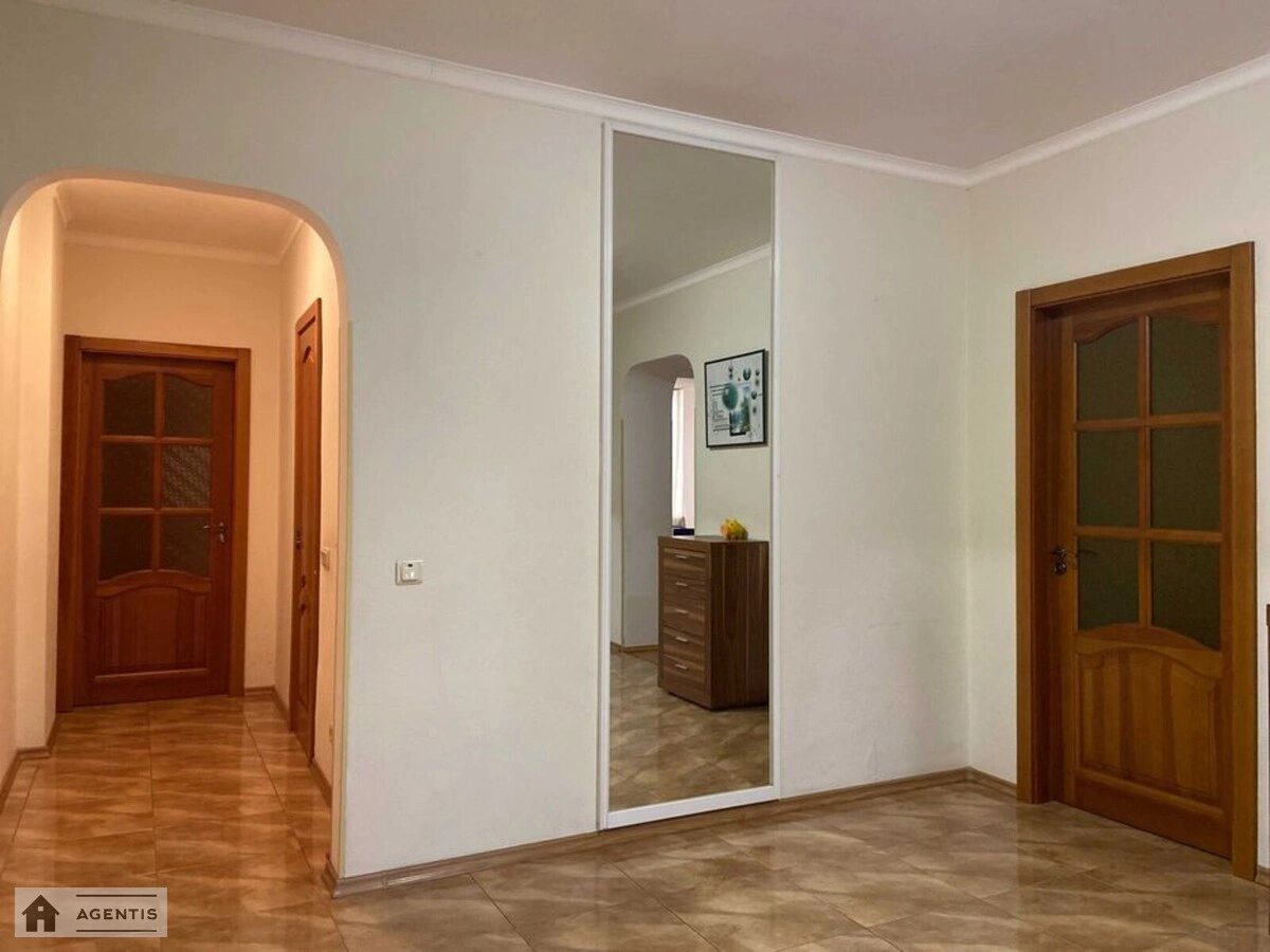 Apartment for rent. 3 rooms, 130 m², 10th floor/14 floors. 4, Staronavodnitcka 4, Kyiv. 