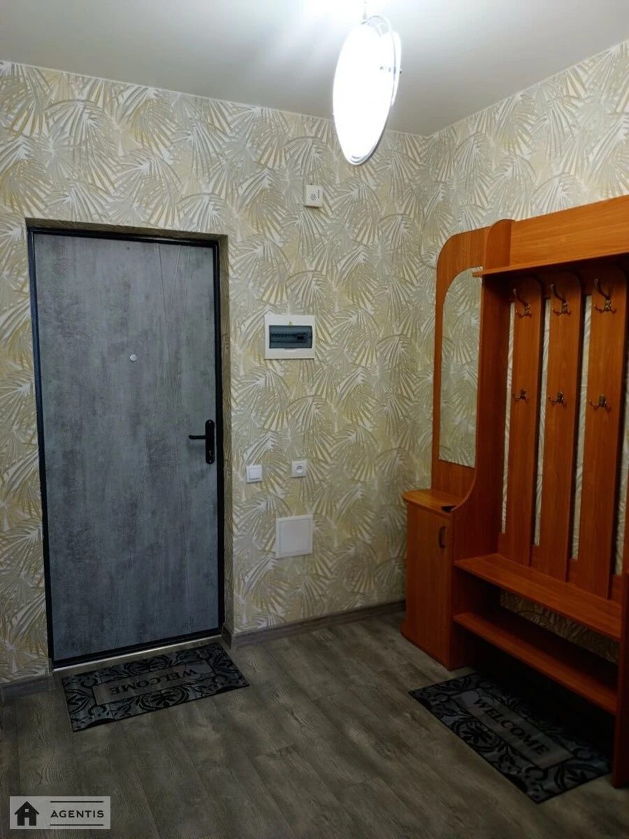 Сдам квартиру. 1 room, 36 m², 2nd floor/26 floors. Каменская , Киев. 
