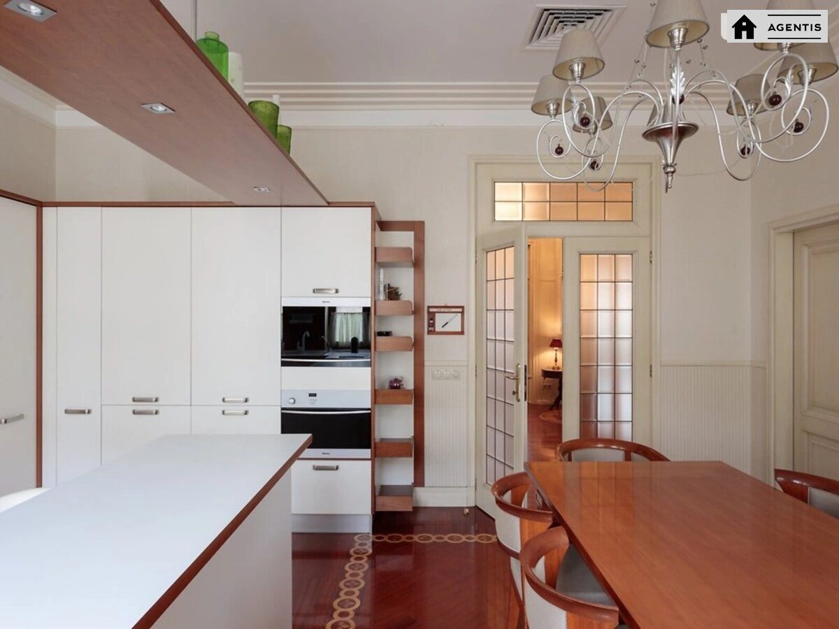 Apartment for rent. 5 rooms, 220 m², 5th floor/7 floors. 5, Rylskiy 5, Kyiv. 