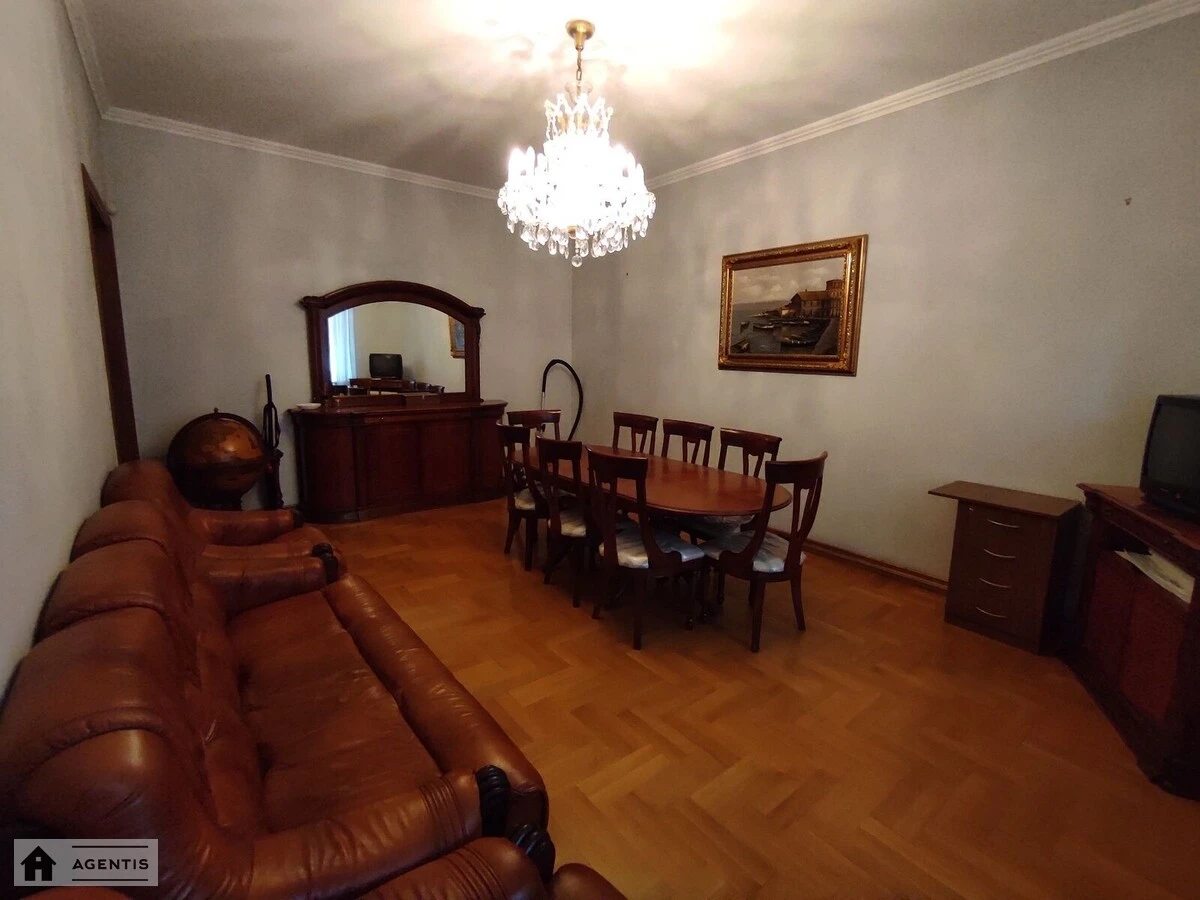 Сдам квартиру. 4 rooms, 125 m², 2nd floor/5 floors. Саксаганского, Киев. 
