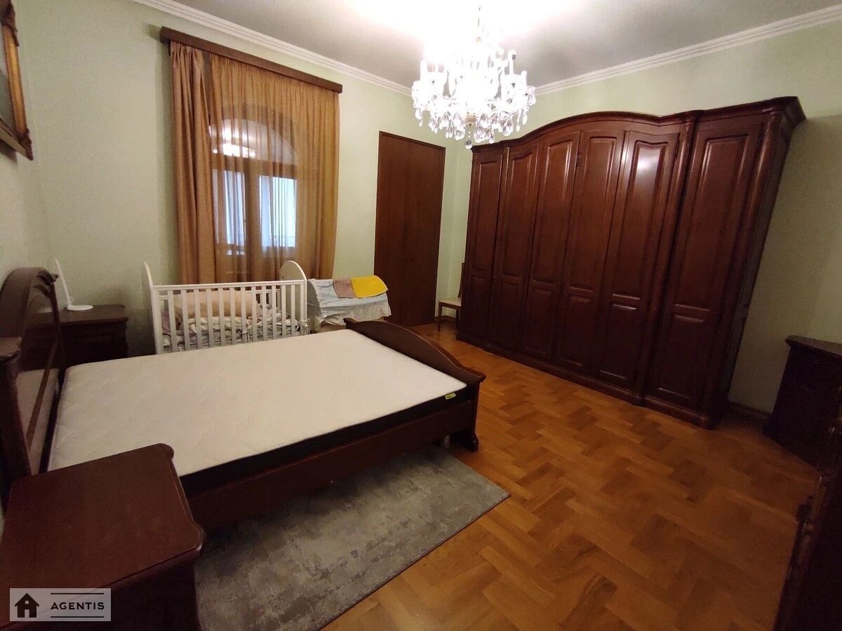 Сдам квартиру. 4 rooms, 125 m², 2nd floor/5 floors. Саксаганского, Киев. 