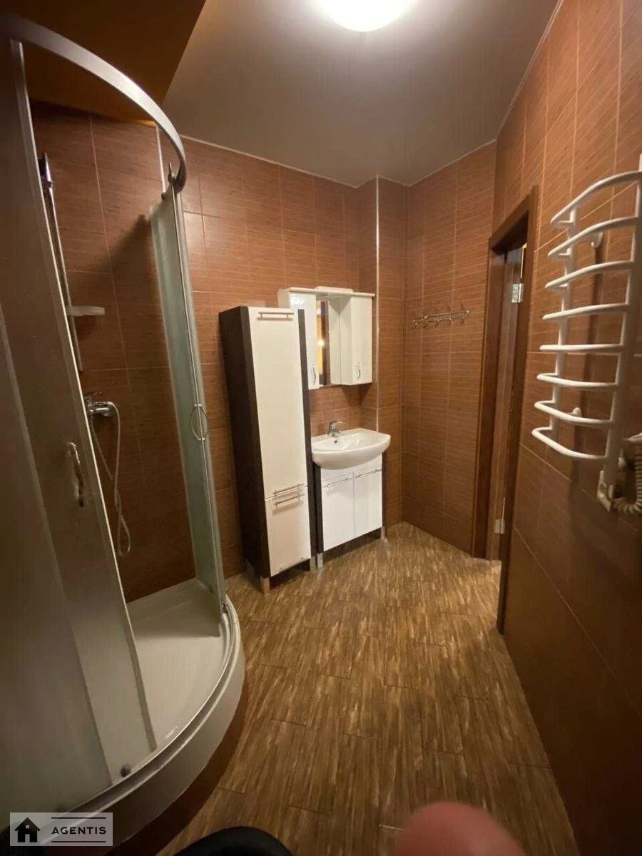 Apartment for rent. 1 room, 54 m², 2nd floor/23 floors. Mykoly Mikhnovskoho bulv. Druzhby Narodiv, Kyiv. 