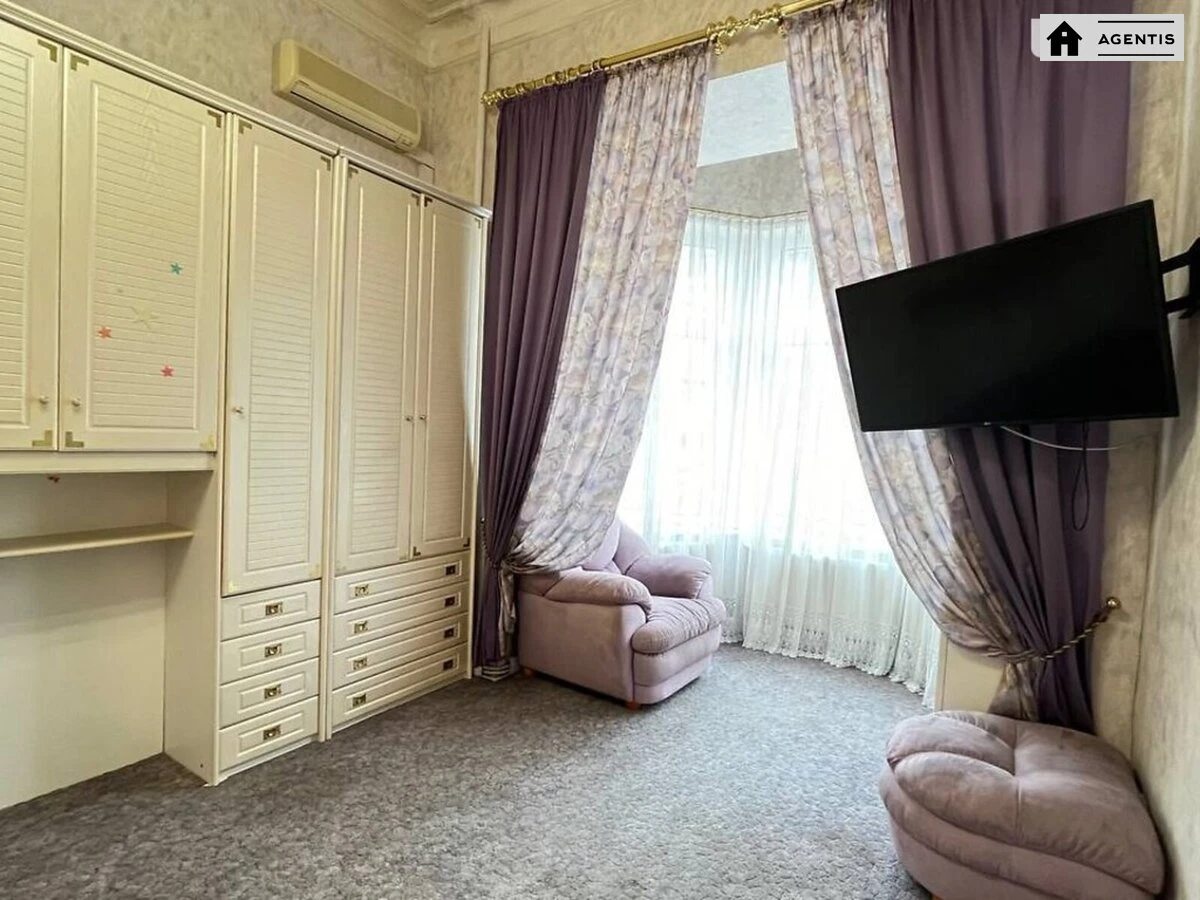 Apartment for rent. 5 rooms, 208 m², 3rd floor/7 floors. 26, Antonovycha vul. Horkoho, Kyiv. 