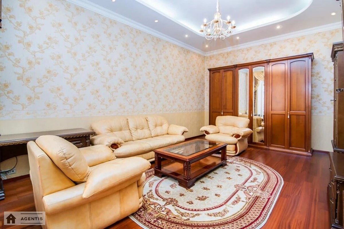Сдам квартиру. 2 rooms, 67 m², 4th floor/4 floors. 43, Саксаганского 43, Киев. 
