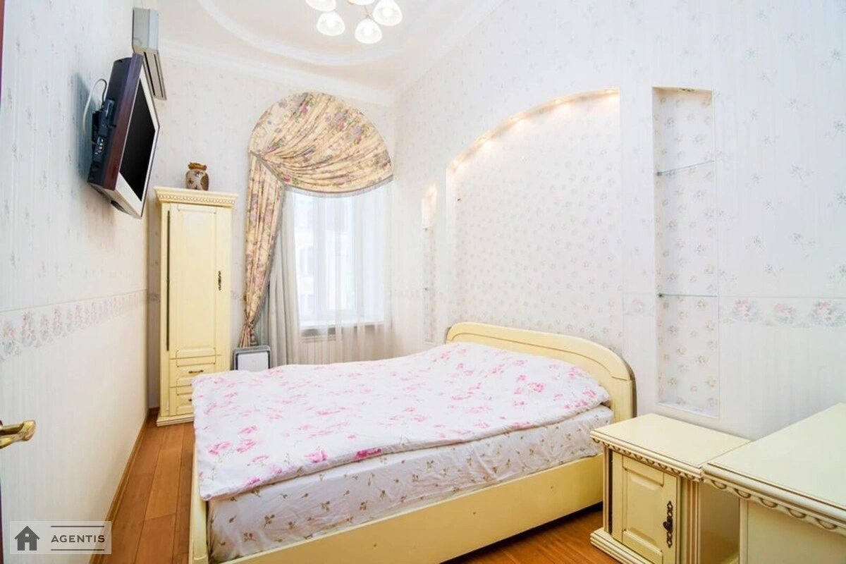 Apartment for rent. 2 rooms, 67 m², 4th floor/4 floors. 43, Saksaganskogo 43, Kyiv. 