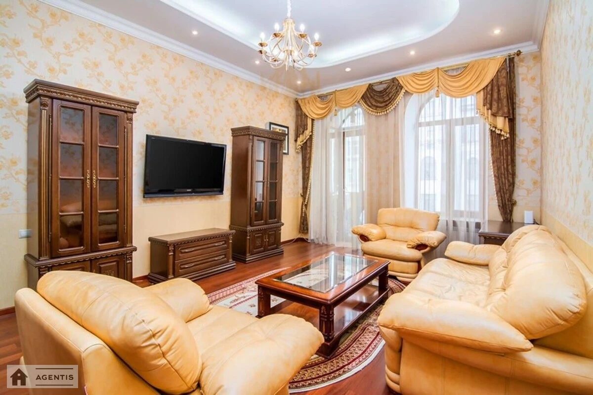 Apartment for rent. 2 rooms, 67 m², 4th floor/4 floors. 43, Saksaganskogo 43, Kyiv. 