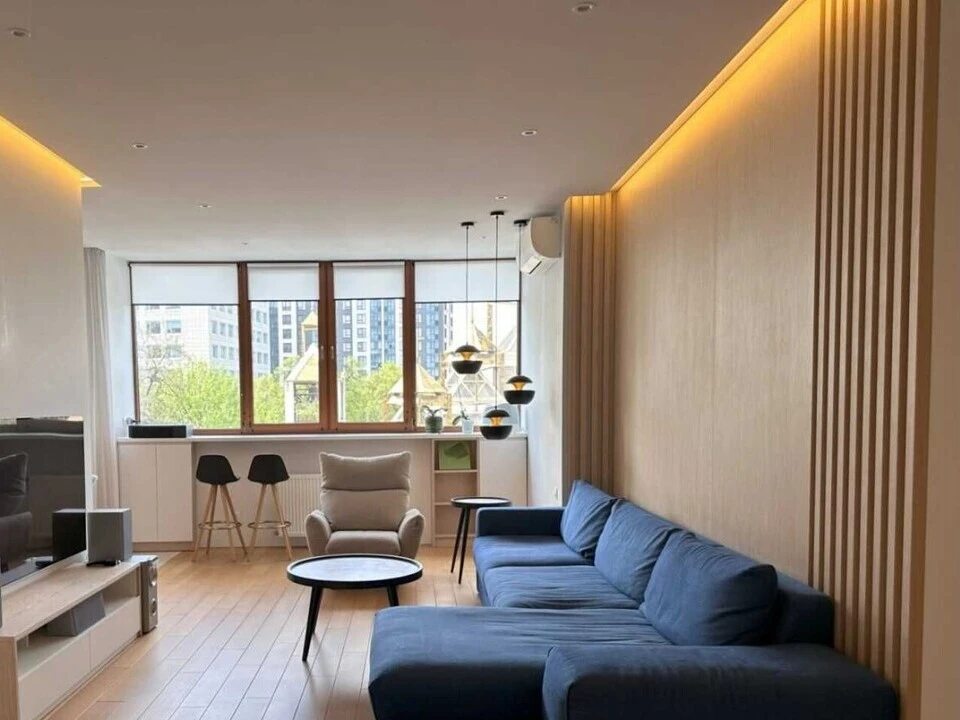 Apartment for rent. 4 rooms, 144 m², 4th floor/6 floors. 16, Voznesenskiy 16, Kyiv. 