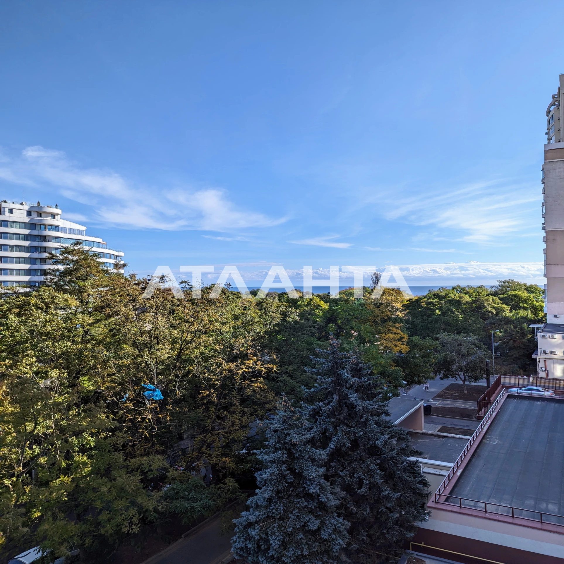 Apartments for sale. 2 rooms, 57 m², 6th floor/21 floors. 10, Literaturna, Odesa. 